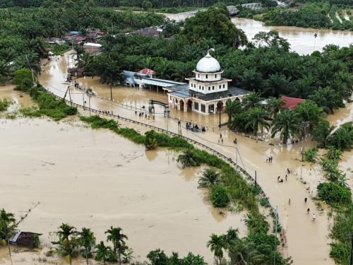 Meretas Mitigasi Pasca Bencana Banjir Sumatera melalui Interkoneksi Kurikulum Berbasis Cinta dengan Ekoteologi