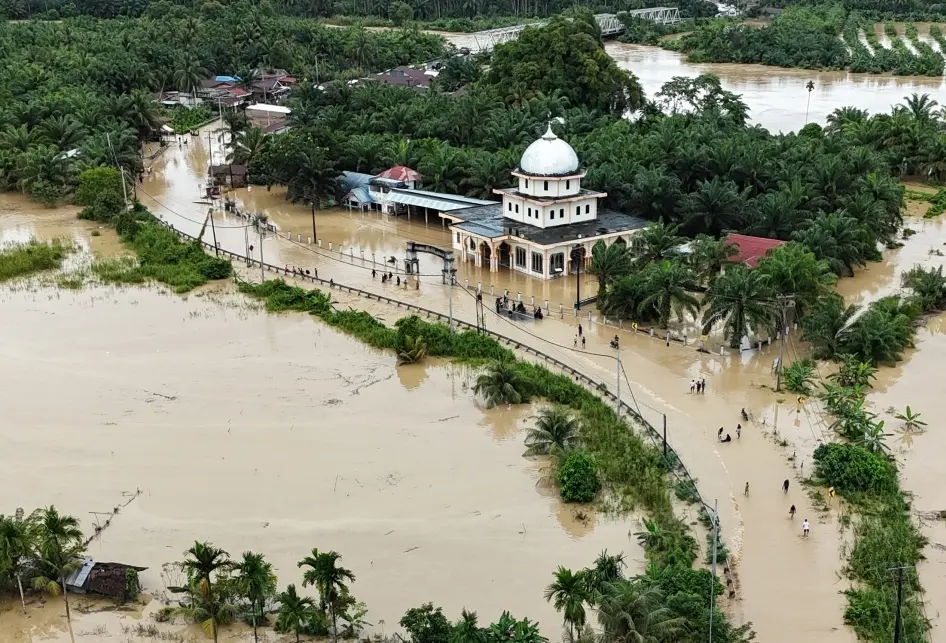 Meretas Mitigasi Pasca Bencana Banjir Sumatera melalui Interkoneksi Kurikulum Berbasis Cinta dengan Ekoteologi