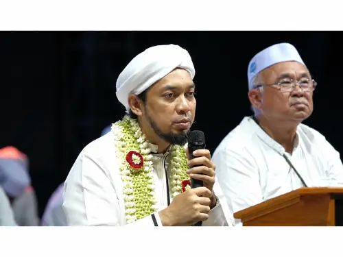 Shalawat Cinta KDS Bondowoso, KHR Azaim: Semangat Hijrah Harus Wujudkan Persatuan